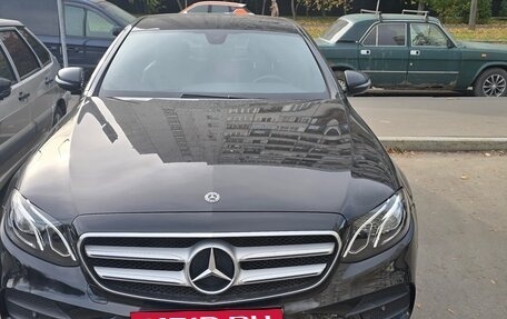 Mercedes-Benz E-Класс, 2018 год, 2 250 000 рублей, 3 фотография