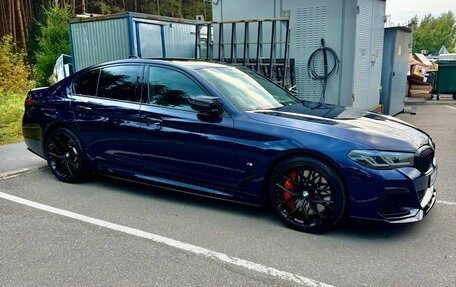 BMW 5 серия, 2020 год, 5 900 000 рублей, 2 фотография