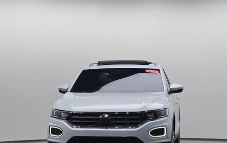 Volkswagen T-Roc I, 2021 год, 2 190 000 рублей, 2 фотография