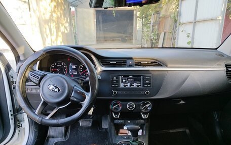 KIA Rio IV, 2021 год, 1 648 000 рублей, 8 фотография