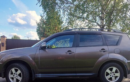 Mitsubishi Outlander III рестайлинг 3, 2011 год, 800 000 рублей, 2 фотография