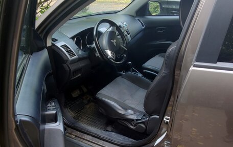 Mitsubishi Outlander III рестайлинг 3, 2011 год, 800 000 рублей, 5 фотография