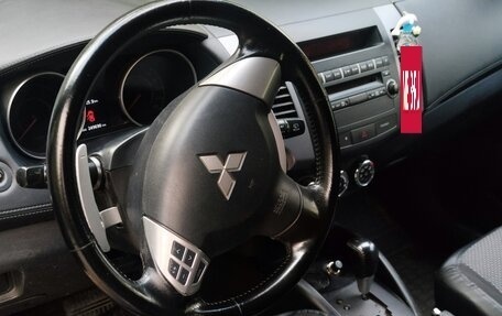 Mitsubishi Outlander III рестайлинг 3, 2011 год, 800 000 рублей, 7 фотография