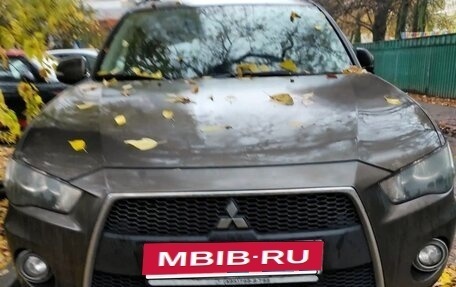 Mitsubishi Outlander III рестайлинг 3, 2011 год, 800 000 рублей, 11 фотография