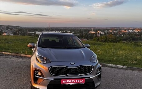 KIA Sportage IV рестайлинг, 2020 год, 2 650 000 рублей, 1 фотография
