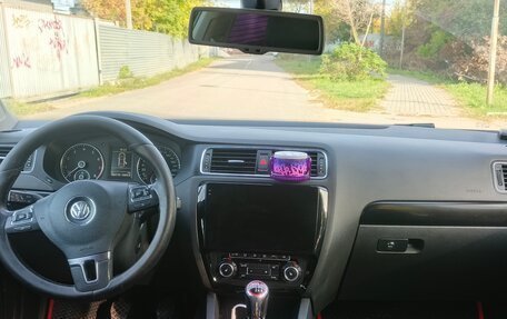 Volkswagen Jetta VI, 2011 год, 700 000 рублей, 6 фотография