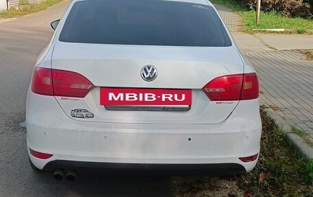 Volkswagen Jetta VI, 2011 год, 700 000 рублей, 5 фотография