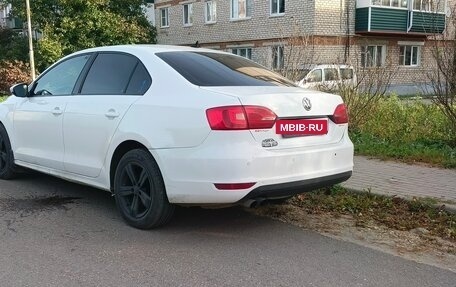 Volkswagen Jetta VI, 2011 год, 700 000 рублей, 4 фотография