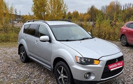 Mitsubishi Outlander III рестайлинг 3, 2011 год, 875 000 рублей, 2 фотография