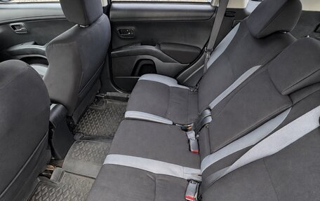 Mitsubishi Outlander III рестайлинг 3, 2011 год, 875 000 рублей, 9 фотография