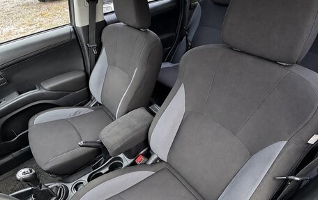 Mitsubishi Outlander III рестайлинг 3, 2011 год, 875 000 рублей, 6 фотография