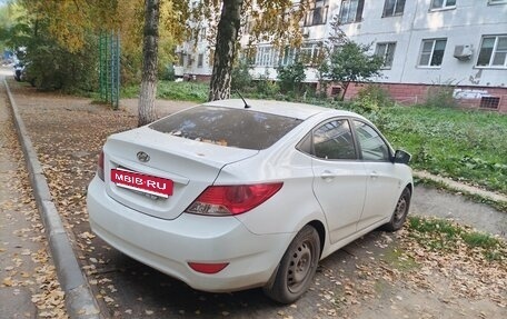Hyundai Solaris II рестайлинг, 2013 год, 700 000 рублей, 2 фотография