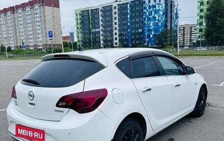 Opel Astra J, 2013 год, 730 000 рублей, 2 фотография