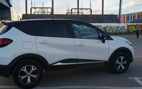 Renault Kaptur I рестайлинг, 2017 год, 1 490 000 рублей, 2 фотография