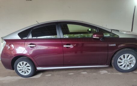 Toyota Prius, 2014 год, 1 630 000 рублей, 2 фотография