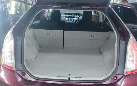 Toyota Prius, 2014 год, 1 630 000 рублей, 10 фотография