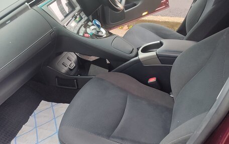 Toyota Prius, 2014 год, 1 630 000 рублей, 7 фотография