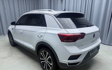 Volkswagen T-Roc I, 2022 год, 1 796 084 рублей, 6 фотография