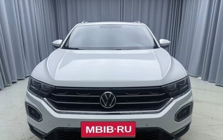 Volkswagen T-Roc I, 2022 год, 1 796 084 рублей, 1 фотография