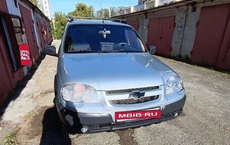 Chevrolet Niva I рестайлинг, 2015 год, 630 000 рублей, 3 фотография