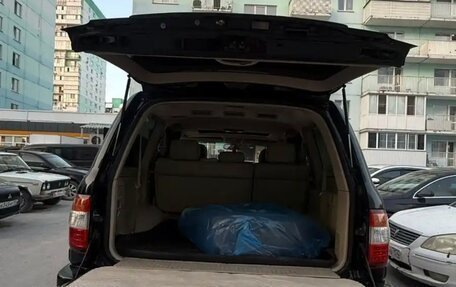 Toyota Land Cruiser 100 рестайлинг 2, 2006 год, 2 250 000 рублей, 10 фотография