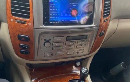 Toyota Land Cruiser 100 рестайлинг 2, 2006 год, 2 250 000 рублей, 26 фотография