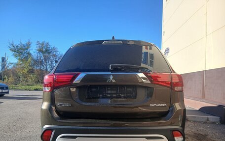 Mitsubishi Outlander III рестайлинг 3, 2019 год, 2 159 000 рублей, 4 фотография
