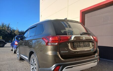 Mitsubishi Outlander III рестайлинг 3, 2019 год, 2 159 000 рублей, 5 фотография