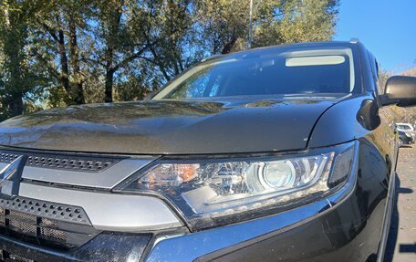 Mitsubishi Outlander III рестайлинг 3, 2019 год, 2 159 000 рублей, 8 фотография