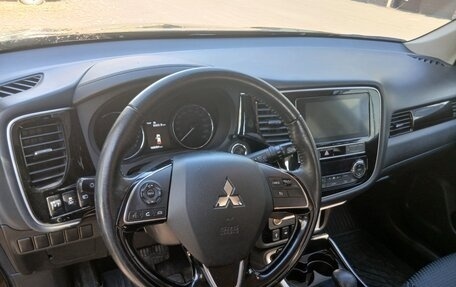 Mitsubishi Outlander III рестайлинг 3, 2019 год, 2 159 000 рублей, 12 фотография