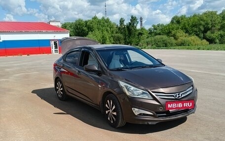 Hyundai Solaris II рестайлинг, 2016 год, 800 000 рублей, 3 фотография