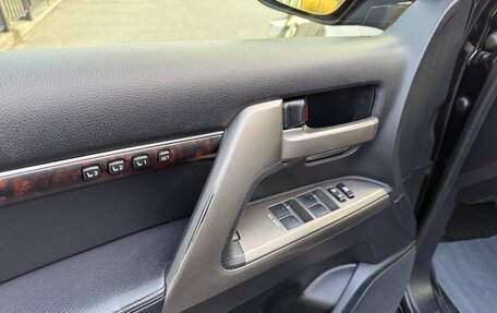 Toyota Land Cruiser 200, 2011 год, 3 100 000 рублей, 20 фотография