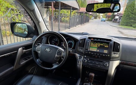 Toyota Land Cruiser 200, 2011 год, 3 100 000 рублей, 31 фотография
