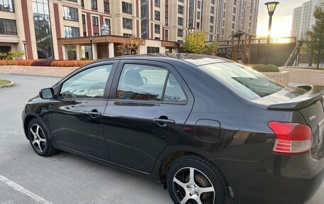 Toyota Yaris III рестайлинг, 2009 год, 550 000 рублей, 3 фотография