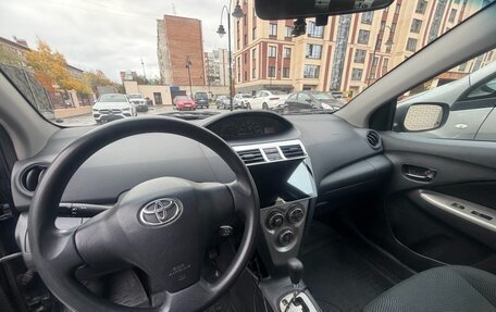 Toyota Yaris III рестайлинг, 2009 год, 550 000 рублей, 8 фотография