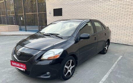 Toyota Yaris III рестайлинг, 2009 год, 550 000 рублей, 2 фотография