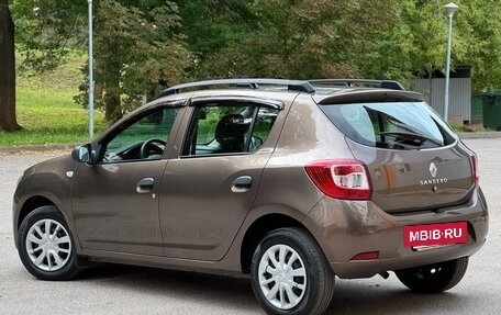 Renault Sandero II рестайлинг, 2021 год, 1 280 000 рублей, 2 фотография