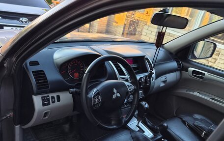 Mitsubishi Pajero Sport II рестайлинг, 2010 год, 1 560 000 рублей, 3 фотография