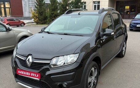 Renault Sandero II рестайлинг, 2016 год, 860 000 рублей, 2 фотография