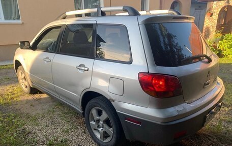Mitsubishi Outlander III рестайлинг 3, 2003 год, 550 000 рублей, 12 фотография