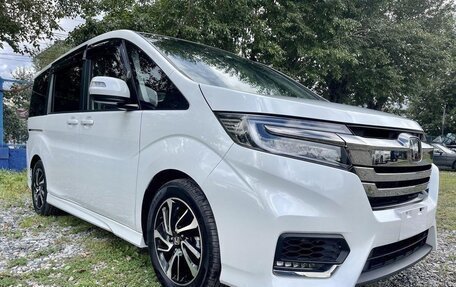 Honda Stepwgn IV, 2021 год, 1 990 000 рублей, 2 фотография