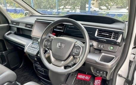 Honda Stepwgn IV, 2021 год, 1 990 000 рублей, 9 фотография