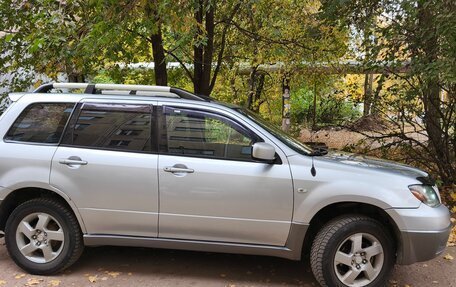 Mitsubishi Outlander III рестайлинг 3, 2003 год, 575 000 рублей, 2 фотография