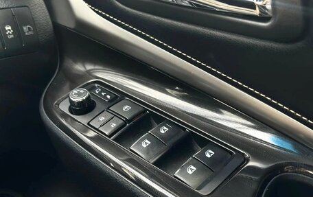 Toyota Harrier, 2019 год, 2 650 000 рублей, 14 фотография