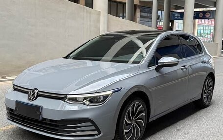 Volkswagen Golf VIII, 2022 год, 2 320 000 рублей, 1 фотография