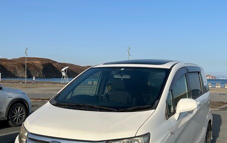 Honda Freed I, 2010 год, 950 000 рублей, 2 фотография