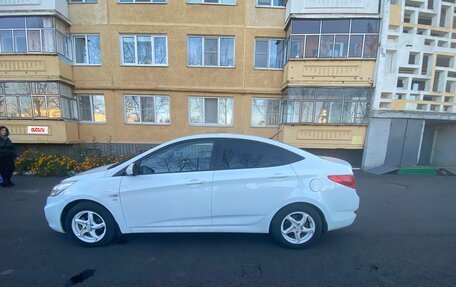 Hyundai Solaris II рестайлинг, 2013 год, 830 000 рублей, 4 фотография