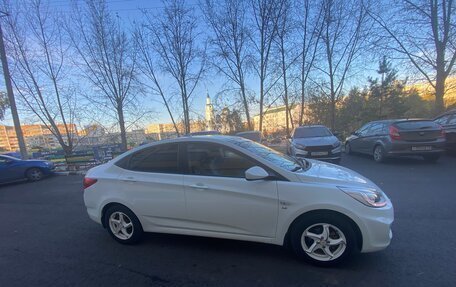 Hyundai Solaris II рестайлинг, 2013 год, 830 000 рублей, 2 фотография