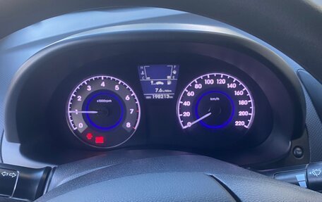 Hyundai Solaris II рестайлинг, 2013 год, 830 000 рублей, 8 фотография