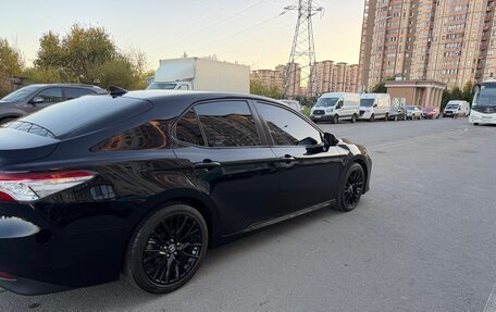 Toyota Camry, 2020 год, 2 300 000 рублей, 4 фотография